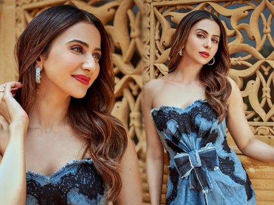 Charming Clicks Of Rakul Preet In Stellar Outfit